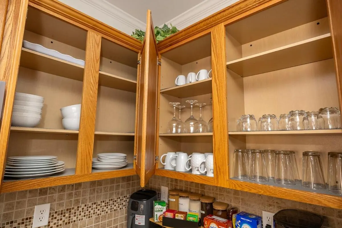 King And Queen Beds With A Gourmet Kitchen Charlotte 0*,  United States