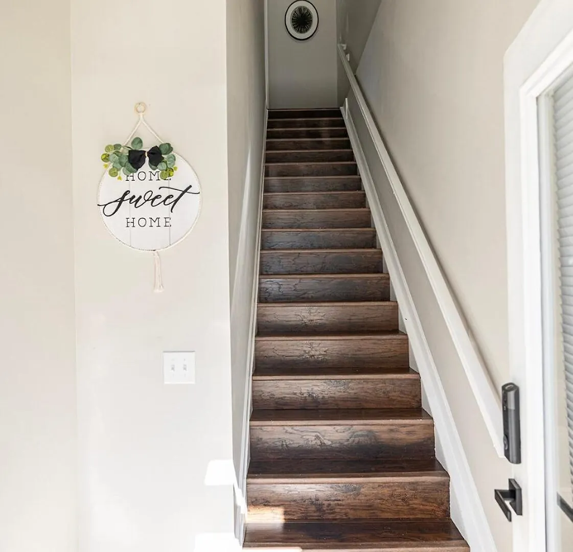 King And Queen Beds With A Gourmet Kitchen Charlotte 0*,